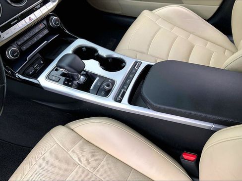 Used 2023 Kia Stinger GT2 AWD/4WD image 16