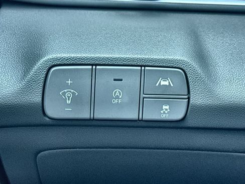 Used 2023 Hyundai Elantra SE FWD image 17