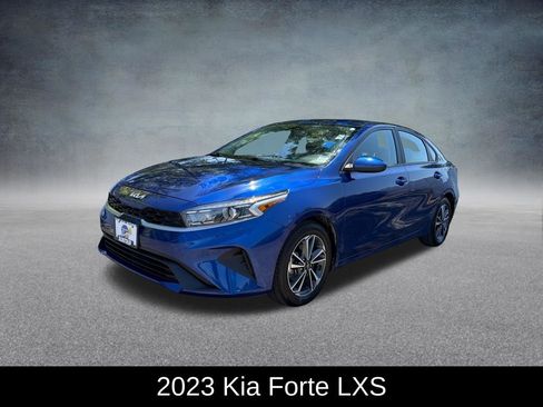 Used 2023 Kia Forte LXS FWD image 3