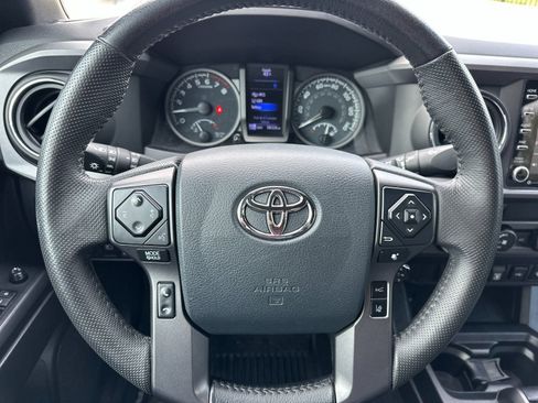 Used 2020 Toyota Tacoma TRD Sport image 21