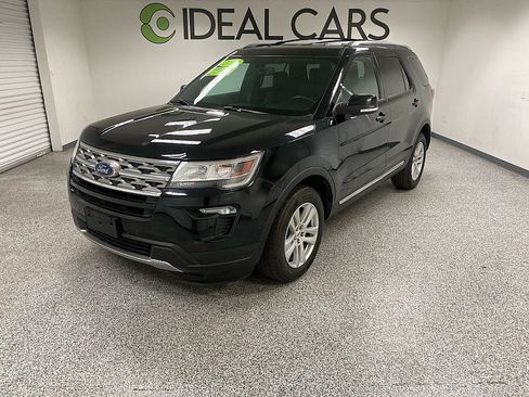 Used 2018 Ford Explorer XLT w/ Equipment Group 202A image 1