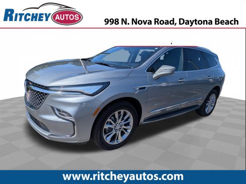 Used 2023 Buick Enclave Avenir w/ Avenir Technology Package FWD image 1