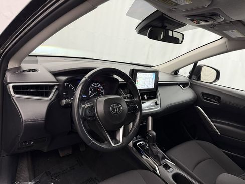 Used 2024 Toyota Corolla Cross LE image 7