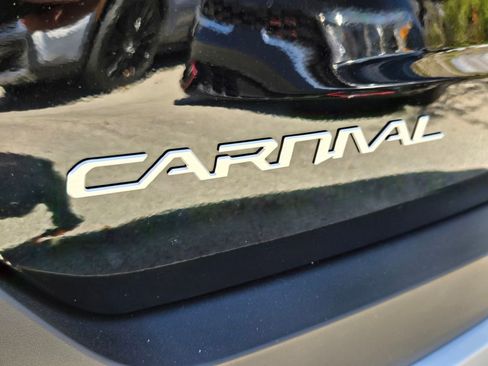 New 2026 Kia Carnival LXS FWD image 6