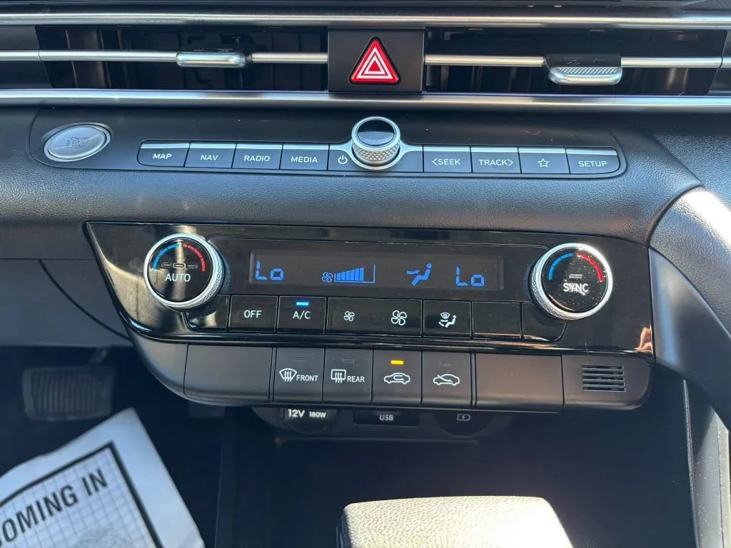 Used 2024 Hyundai Elantra SEL FWD image 24