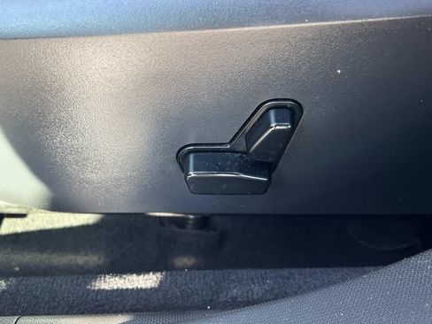 Used 2010 Dodge Avenger R/T FWD image 19