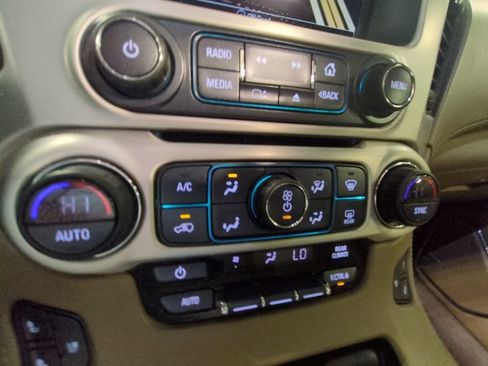 Used 2019 GMC Yukon XL SLT w/ Premium Edition image 17