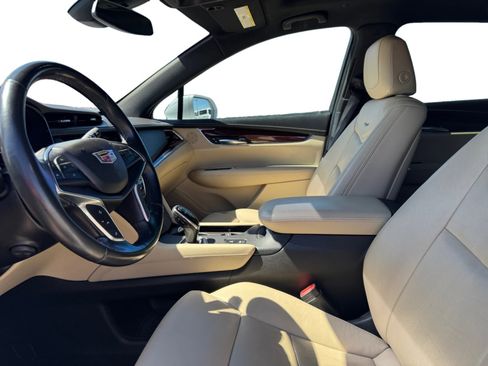 Used 2018 Cadillac XT5 Premium Luxury image 10