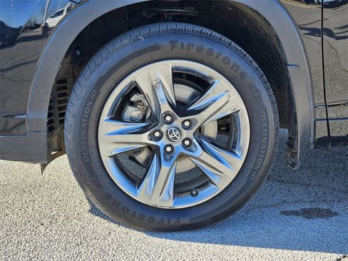 Used 2017 Toyota Highlander Limited Platinum image 11