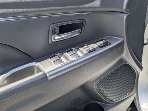 Used 2025 Mitsubishi Outlander Sport SE AWD/4WD image 16