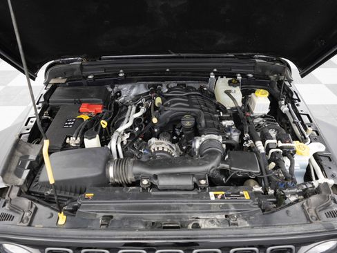 Used 2024 Jeep Gladiator Sport image 16