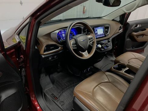 Used 2019 Chrysler Pacifica Limited w/ Advanced Safetytec Group image 40