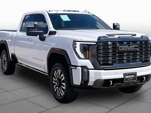 Used 2024 GMC Sierra 2500 Denali Ultimate AWD/4WD image 3