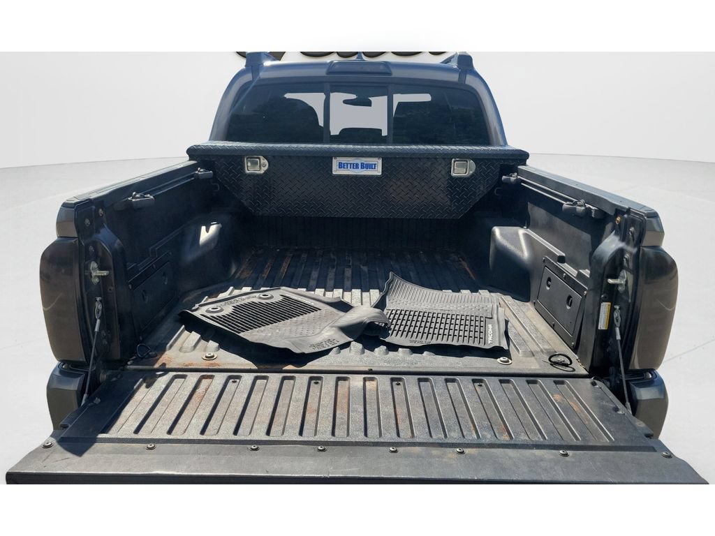 Used 2017 Toyota Tacoma SR w/ Tow Package AWD/4WD image 9