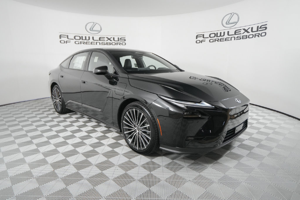 New 2026 Lexus ES 350e w/ Executive Package FWD image 3