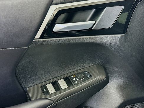 Used 2024 Mitsubishi Outlander SE image 15