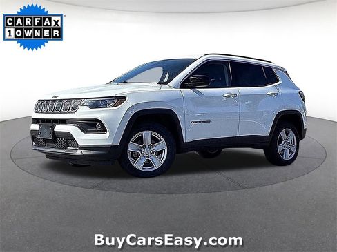 Used 2022 Jeep Compass Latitude image 1