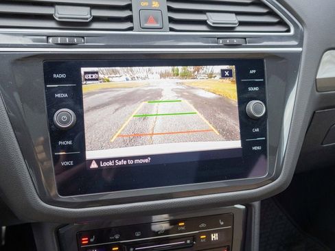 Used 2024 Volkswagen Tiguan SE R-Line image 19