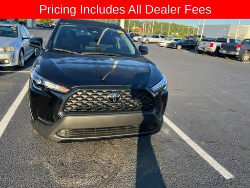 Used 2025 Toyota Corolla Cross LE FWD image 14