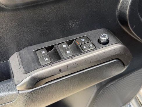 Used 2016 Toyota Tacoma TRD Off-Road w/ Premium & Technology Package image 8