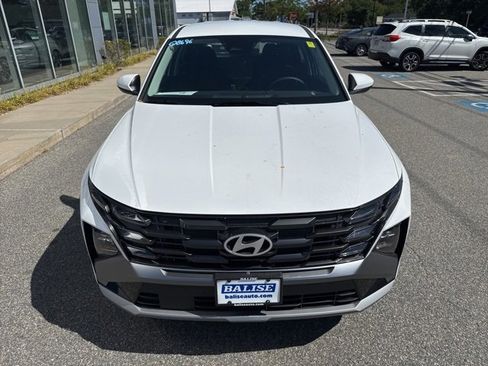 New 2025 Hyundai Tucson SE image 3