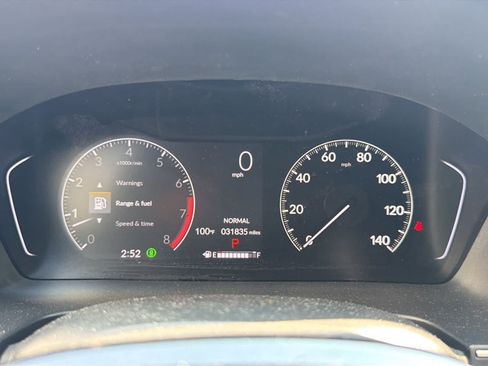Used 2023 Honda Pilot Touring image 11