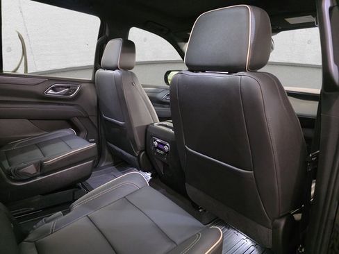 Used 2021 GMC Yukon SLT w/ SLT Premium Package image 11