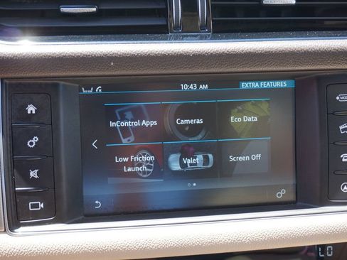 Used 2017 Jaguar XF RWD image 34
