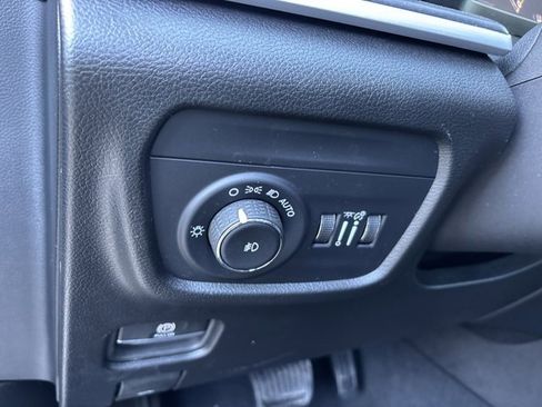 Used 2024 Jeep Grand Cherokee L Limited w/ Luxury Tech Group II image 23