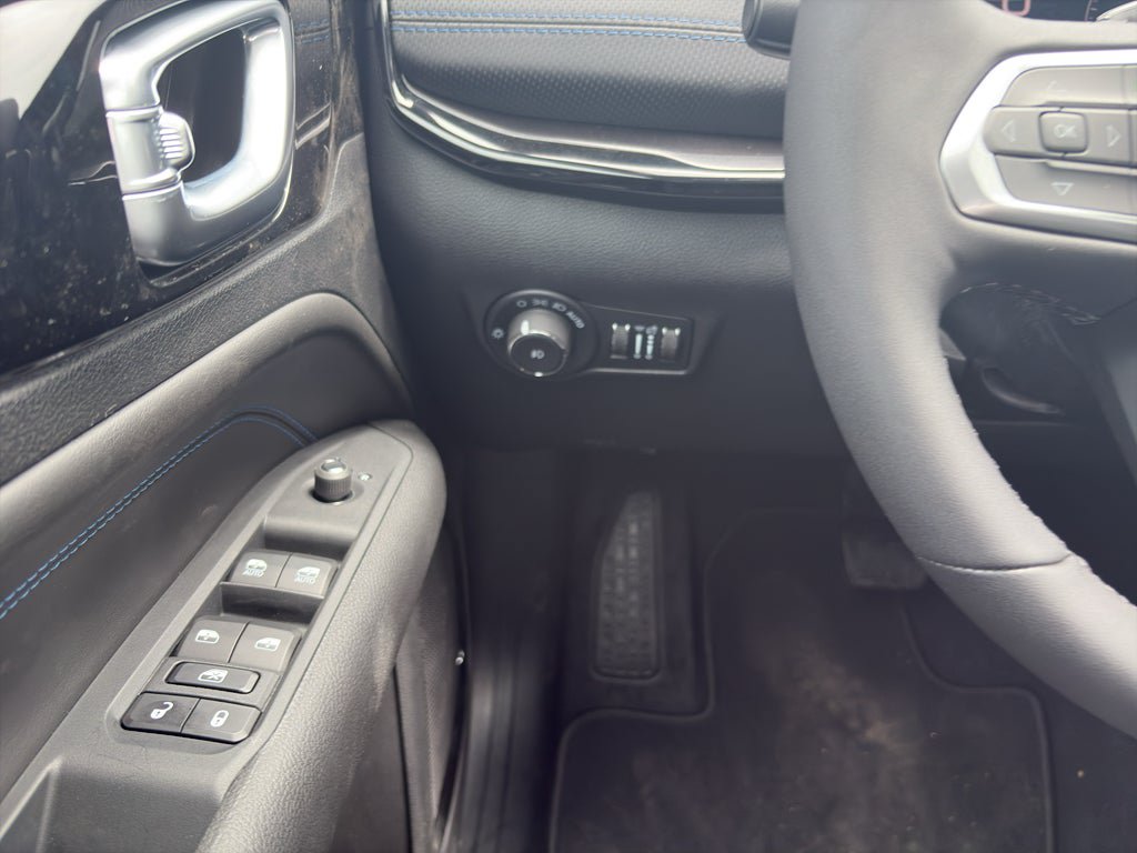 New 2026 Jeep Compass Latitude AWD/4WD image 20