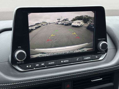 Used 2023 Nissan Rogue SV FWD image 22