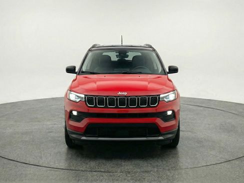 Used 2025 Jeep Compass Limited image 2