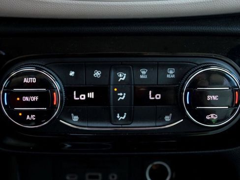 Used 2021 Buick Encore GX Select w/ Advanced Technology Package FWD image 39