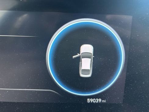 Used 2023 Hyundai Elantra Limited image 11