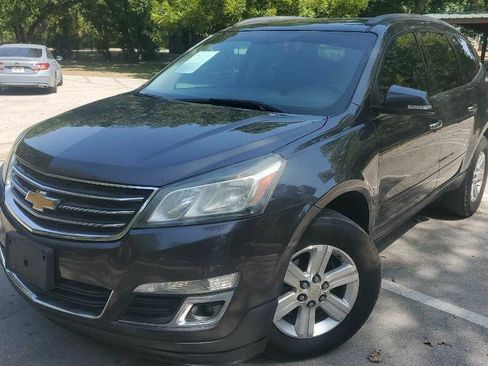 Used 2014 Chevrolet Traverse LT FWD image 1