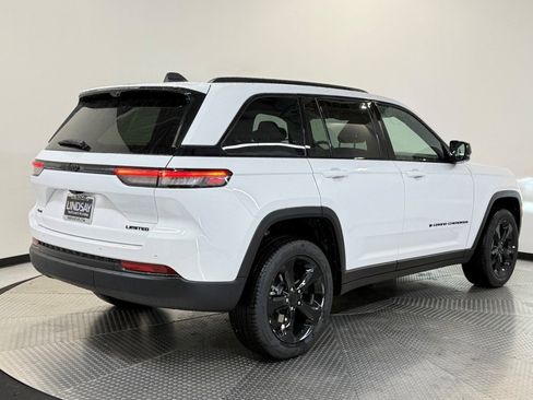 New 2025 Jeep Grand Cherokee Limited w/ Luxury Tech Group II image 4