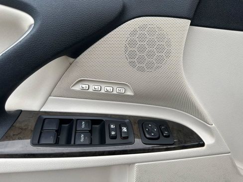 Used 2010 Lexus IS 250C RWD image 43