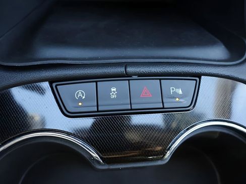 Used 2022 GMC Acadia AT4 image 31