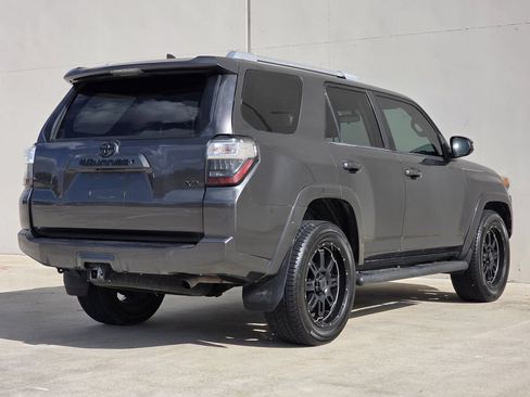 Used 2018 Toyota 4Runner SR5 RWD image 5