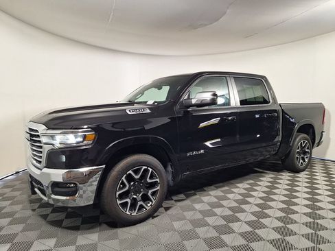 Used 2025 RAM 1500 Laramie AWD/4WD image 1