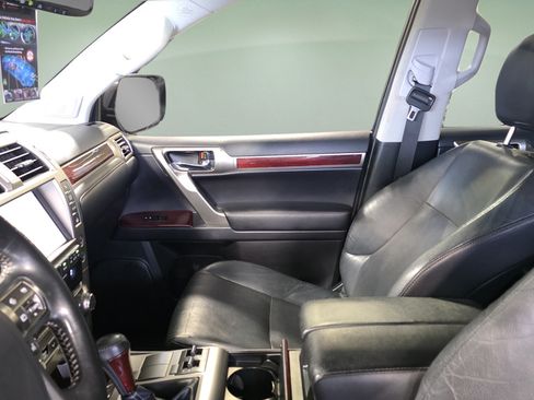 Used 2016 Lexus GX 460 w/ Premium Package AWD/4WD image 13