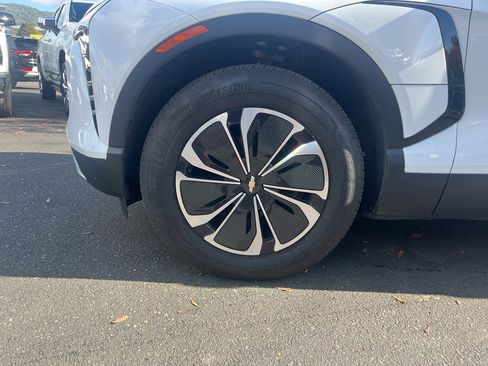 Used 2025 Chevrolet Blazer EV LT image 10