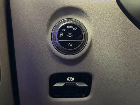 Used 2022 Mercedes-Benz C 300 4MATIC Sedan image 14