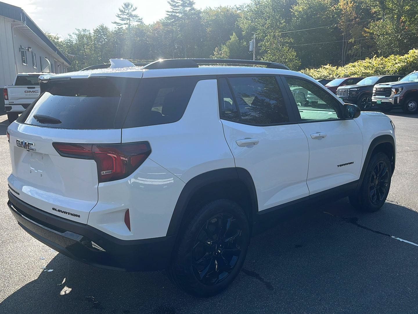 New 2027 GMC Terrain Elevation w/ Elevation Premium Package AWD/4WD image 5