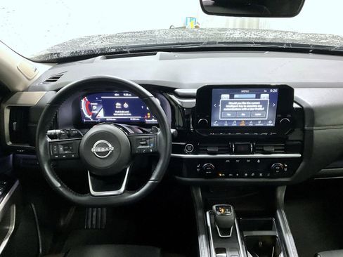 Used 2023 Nissan Pathfinder Platinum image 13