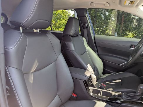 Certified 2025 Toyota Corolla Cross XLE w/ Convenience Package FWD image 36