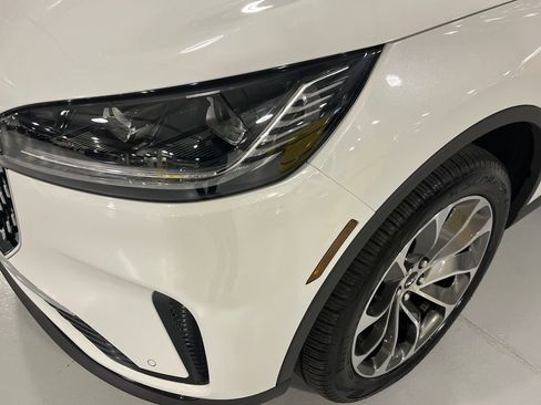 Used 2026 Lincoln Aviator Reserve w/ Illumination Package AWD/4WD image 7