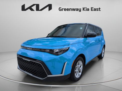 Certified 2025 Kia Soul S FWD image 10