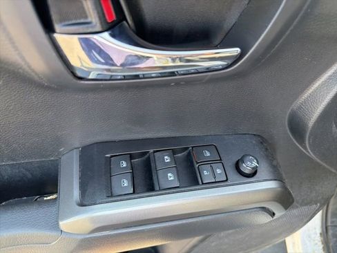 Used 2023 Toyota Tacoma TRD Off-Road w/ Technology Package AWD/4WD image 19