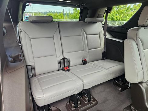 Used 2025 GMC Yukon Elevation AWD/4WD image 13